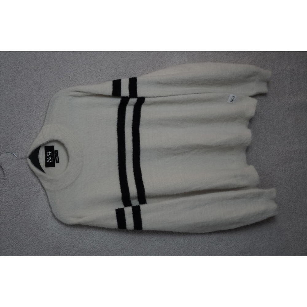 Native Youth Men's White and Black Striped Sweater XL
